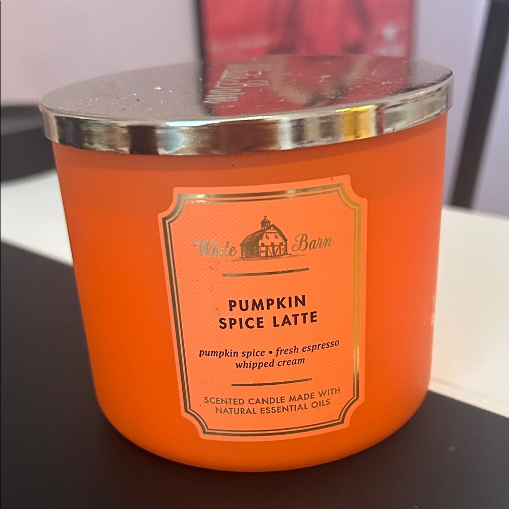NWT White Barn Pumpkin Spice Latte Candle - Vibrant Orange